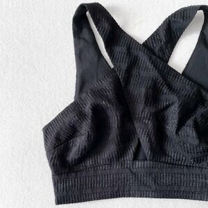 MARCIANO Cross-front Crop Top